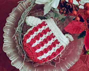 Northern Forest Mitten Ornament Crochet Pattern - *PDF DIGITAL DOWNLOAD*