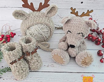 Crocheted Reindeer Baby Set: Bonnet, Booties, & Keepsake Cuddler