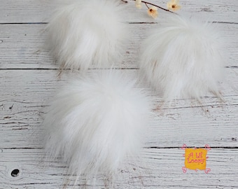 Polar Bear Faux Fur Pom Pom | White Fur with Tan Tips
