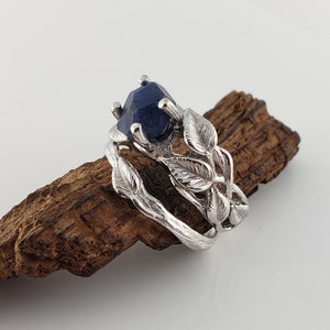 14k Gold Leaf and Twig Handmade Wedding Band Bridal Set Rough Hand Cut Blue Sapphire Tree Branch Rings Sapphire Engagement Ring image 2