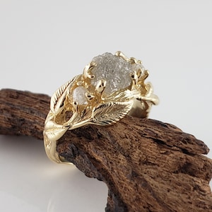 Bague de fiançailles diamant brut brut feuille et brindille en or massif - Bague diamant brut par DV Jewelry Designs
