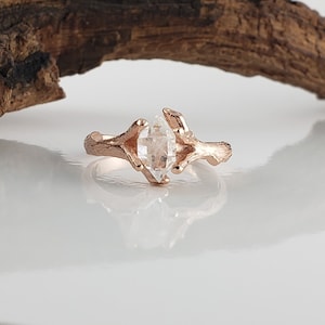 Raw Uncut Herkimer Crystal Diamond Engagement Ring in 14k Rose Gold Ring Setting Raw Diamond Ring afbeelding 3