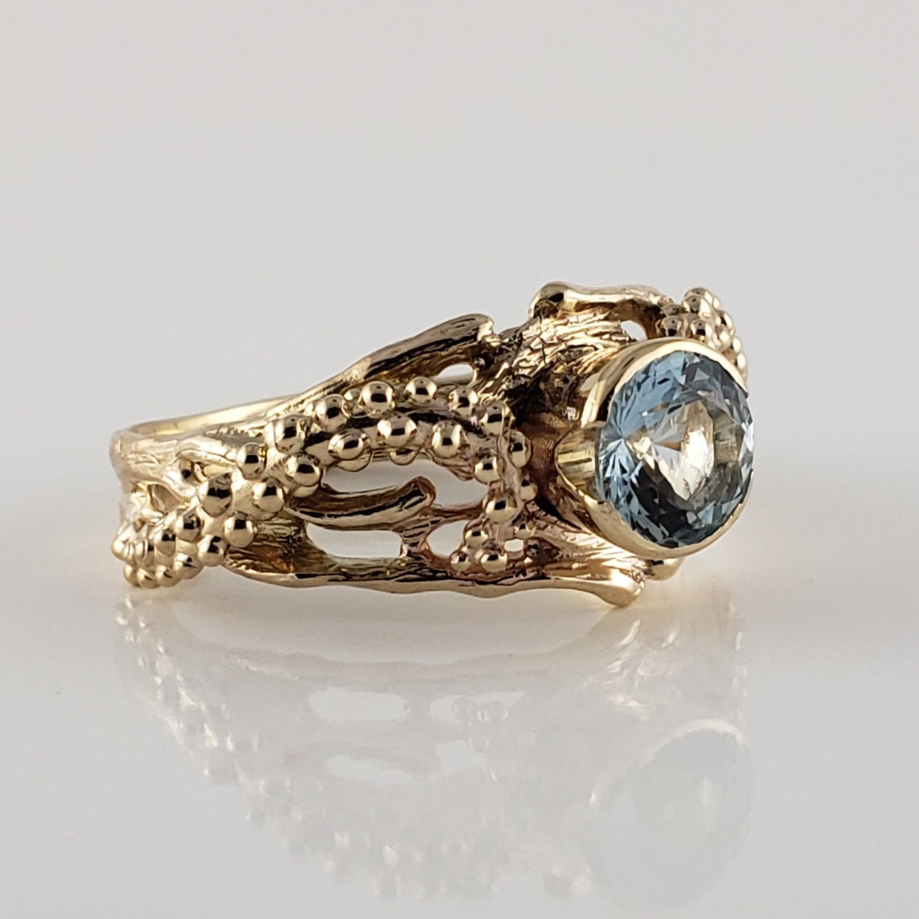 Aliens inspired elegant ring diamonds and topaz jewelry