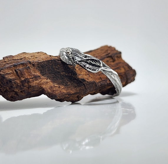 Two Leaf Wedding Band in Solid Gold, Twig Band with leaves by DV Jewelry Designs