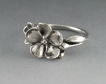 Sterling Silver Flower Ring, Just a Pretty Silver Ring, Floral Ring, Forget Me Not Ring Hand Made by Dawn Vertrees