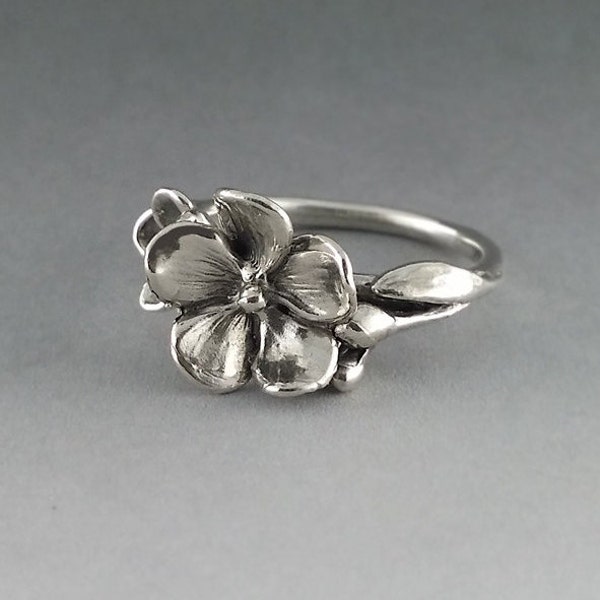 Sterling Silver Flower Ring, Just a Pretty Silver Ring, Floral Ring, Forget Me Not Ring Hand Made by Dawn Vertrees