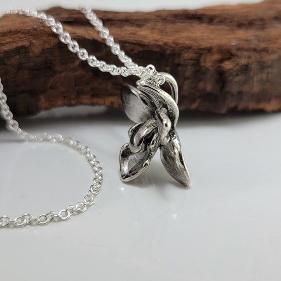 Orchid necklace online