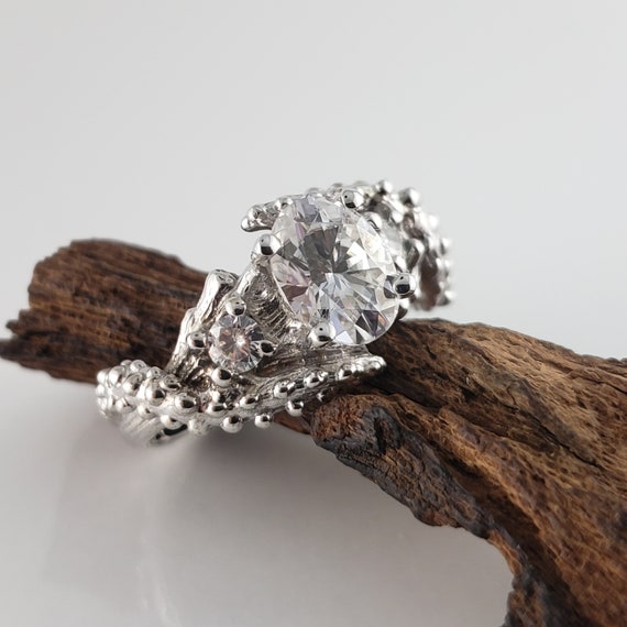 Moissanite Starfish Ring - Ocean Jewelry - Solid Gold Starfish Coral Ring - Nautical Jewelry - Ocean Jewelry - Beach Gifts - Summer Jewelry