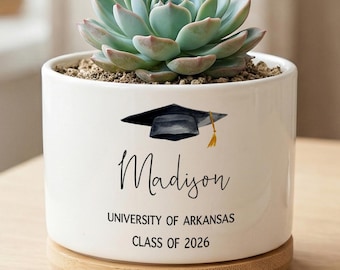 Regalo di laurea, vaso per piante grasse in ceramica personalizzato, vaso per piante della classe del 2026, decorazione da scrivania per la laurea, regalo per studenti dell'ultimo anno.