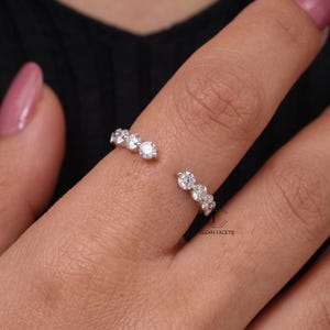 Lab-Grown Diamond Open Wedding Band: Round Cut 18K Gold Stacking Ring