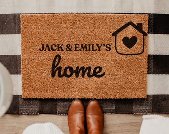 Brush Door Mat, Personalized Front Door Mat, Housewarming Gift Home Decor, Wedding Gift for Couples, Welcome Doormat, Custom Doormat