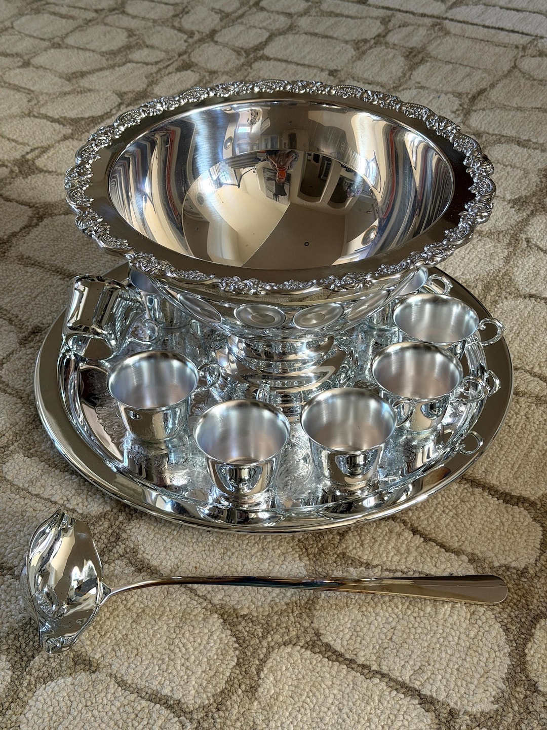 【Oneida】 パンチボウル / パンチカップ10個 / トレー 巨大！！ Vintage Oneida Silver Plated Punch Bowl Set, 13piece - Etsy