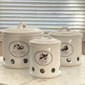 Set med 3 vintage keramiska köksbehållare för vitlök, potatis och lök – Farmhouse Countertop Storage