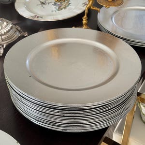 Silver Plastic Charger Plates: Holiday Table Decor (13 inch)