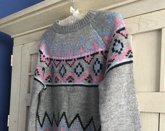 Retro Acrylic Nordic Style Sweater in Grey With Pastels Size Large