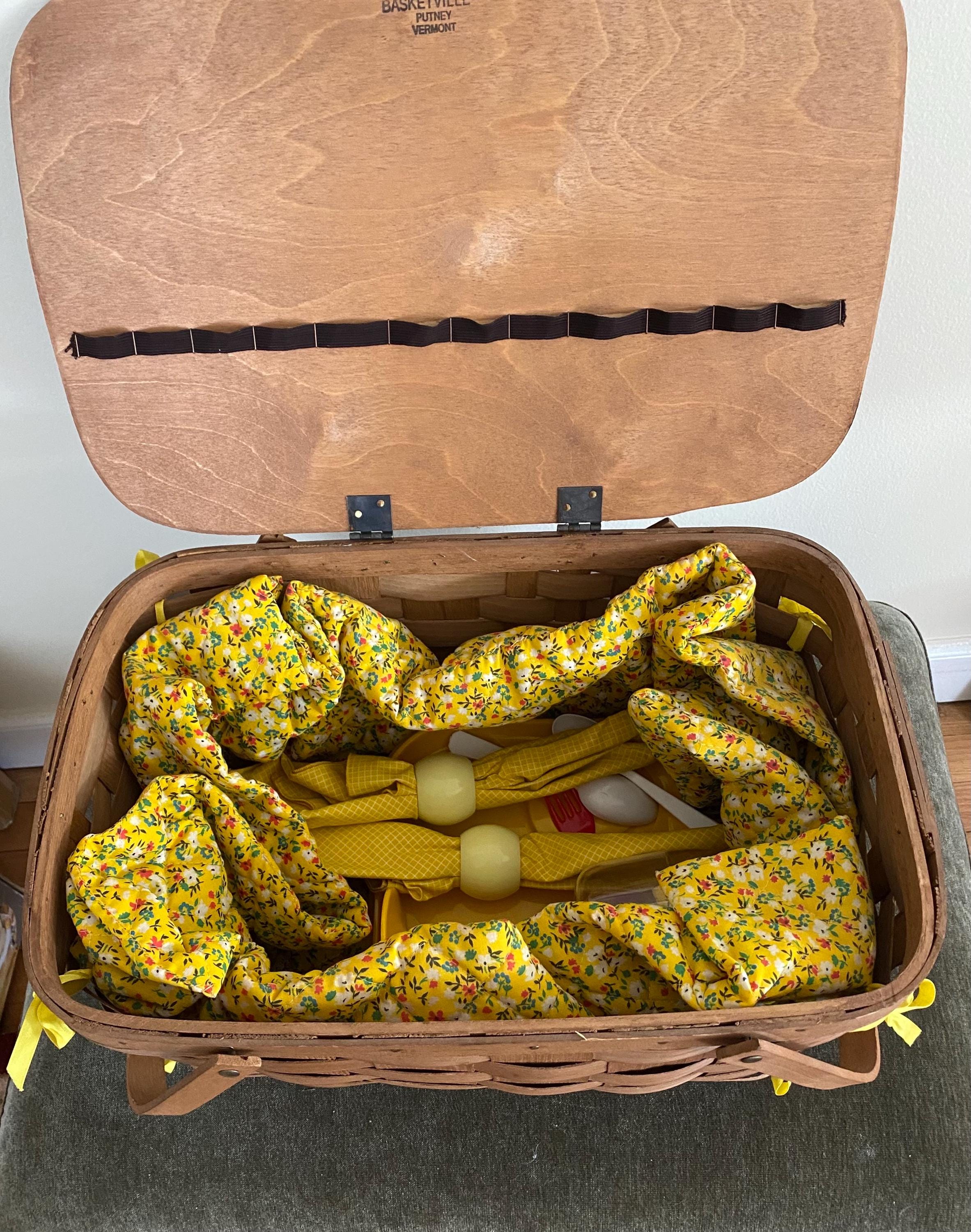 バスケットビル、バーモント州のピクニックバスケットとアクセサリー