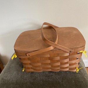 Basketville, Vermont picnic basket with accessories