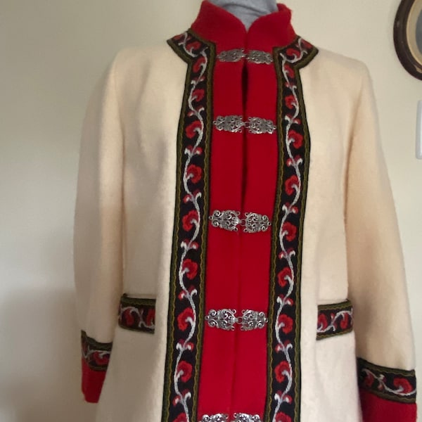 Wonderful White Wool Coat with Embroidery Size Medium. Norway.