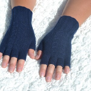 Dark blue cashmere half finger gloves