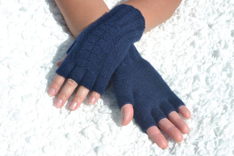 Dark blue cashmere half finger gloves