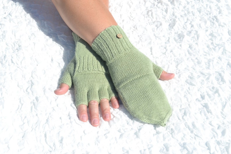 Green convertible gloves handmade from alpaca wool and sheep wool