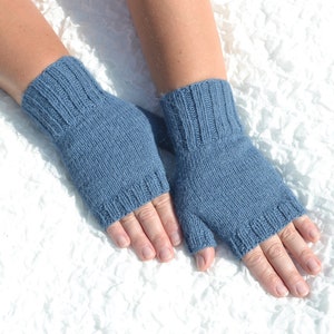 Blaue 100% Alpaka fingerlose Handschuhe, handgestrickte Handschuhe aus Alpakawolle, blaue offene Fingerhandschuhe, handgestrickte Armstulpen, kleine / mittlere Handschuhe