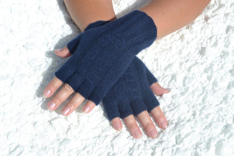 Dark blue cashmere half finger gloves