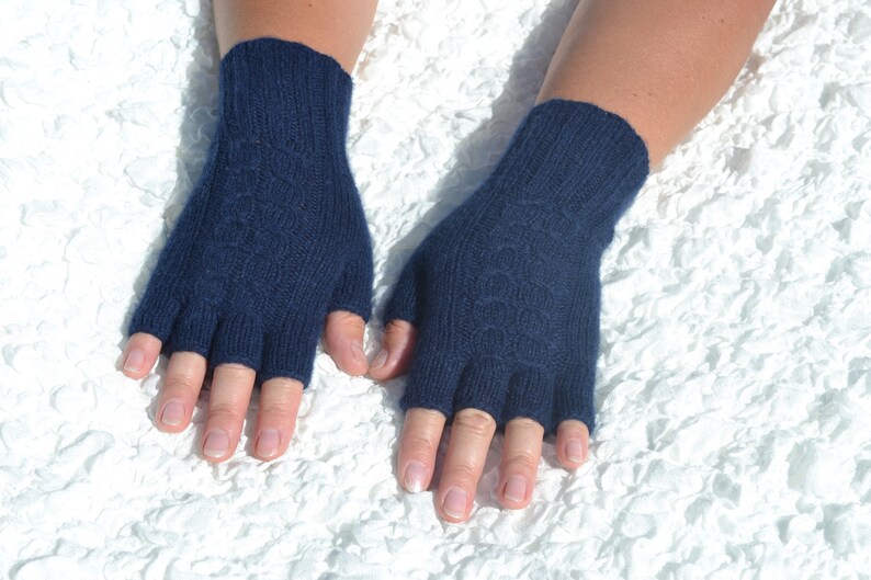 Dark blue cashmere half finger gloves