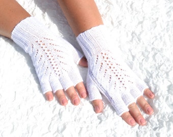 White merino wool half finger gloves, hand knitted open finger gloves, white winter gloves, women's cable knit merino gloves, wrist warmers