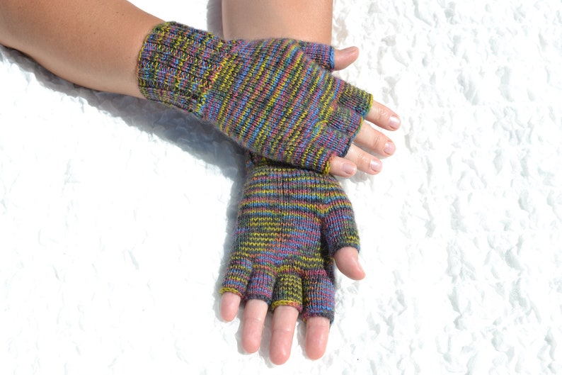 Multicolor half finger hand knitted women's gloves