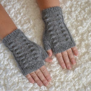 Alpaca wool grey fingerless gloves, hand knitted alpaca gloves, cable knit fingerless gloves, alpaca wrist warmers, handmade grey gloves