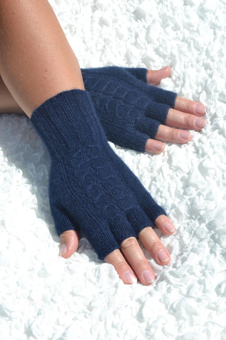 Dark blue cashmere half finger gloves