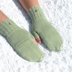 Green convertible gloves handmade from alpaca wool and sheep wool