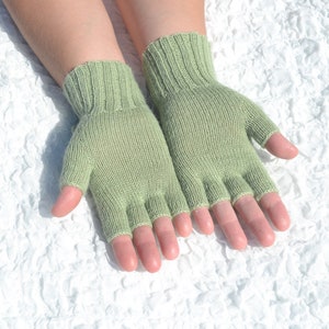 Green convertible gloves handmade from alpaca wool and sheep wool