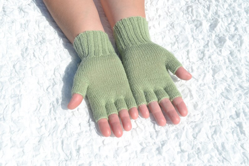 Green convertible gloves handmade from alpaca wool and sheep wool