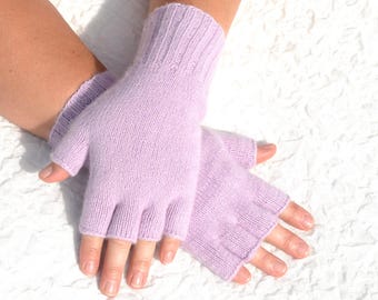 Light lavender purple hand knitted super soft goat wool half finger gloves, handmade pastel wool open finger gloves in small medium size
