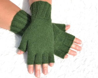 Solid green hand knitted half finger gloves made of pure 100% Suri alpaca in medium size, open finger gloves for easy texting in winter