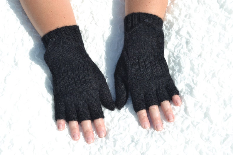 Black pure alpaca convertible mittens with fully covered thumbs