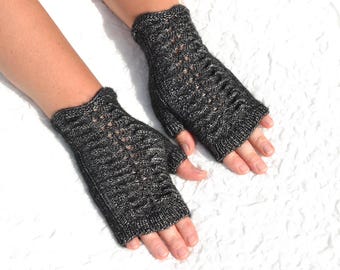 Glow grey and black cable knit fingerless gloves handmade of polyamid and polyacryl, smartphone texting gloves with no fingers for women