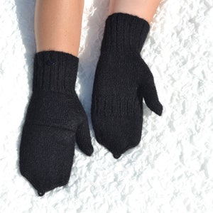 Black pure alpaca convertible mittens with fully covered thumbs