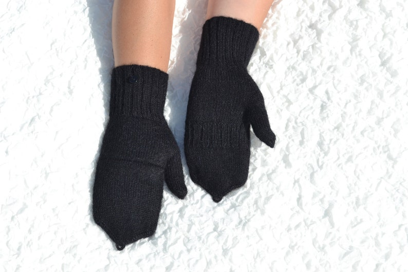 Black pure alpaca convertible mittens with fully covered thumbs