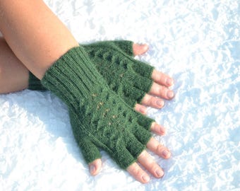 Green alpaca half finger gloves, cable knit pure alpaca gloves, green wrist warmers, handmade women's gloves, knit green open finger gloves