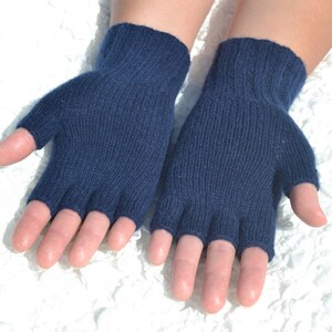 Dark blue cashmere half finger gloves