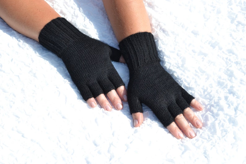 Black half finger gloves handmade of alpaca and silk