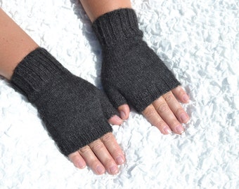 Dark grey fingerless gloves made of alpaca wool, hand knitted charcoal gloves, handmade dark grey alpaca gloves, open finger gloves