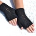 see more listings in the Fingerlose Handschuhe section