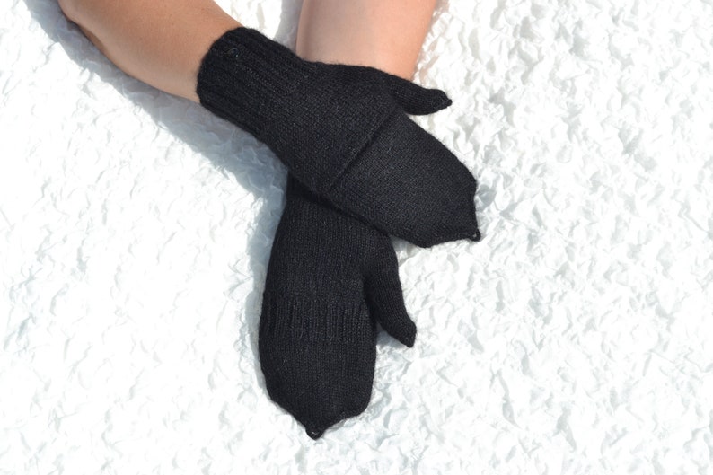 Black pure alpaca convertible mittens with fully covered thumbs