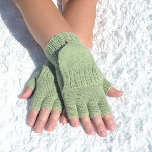 Green convertible gloves handmade from alpaca wool and sheep wool