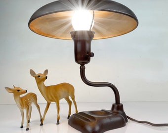 desk lamp, industrial, machine age, 1940s, industrial, Nova manufacturing, metal,adjustable,