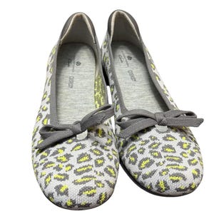 Clarks Cloudsteppers Slip-on Damskor Carly Hope Grå US 8 Med Leopard bild 3
